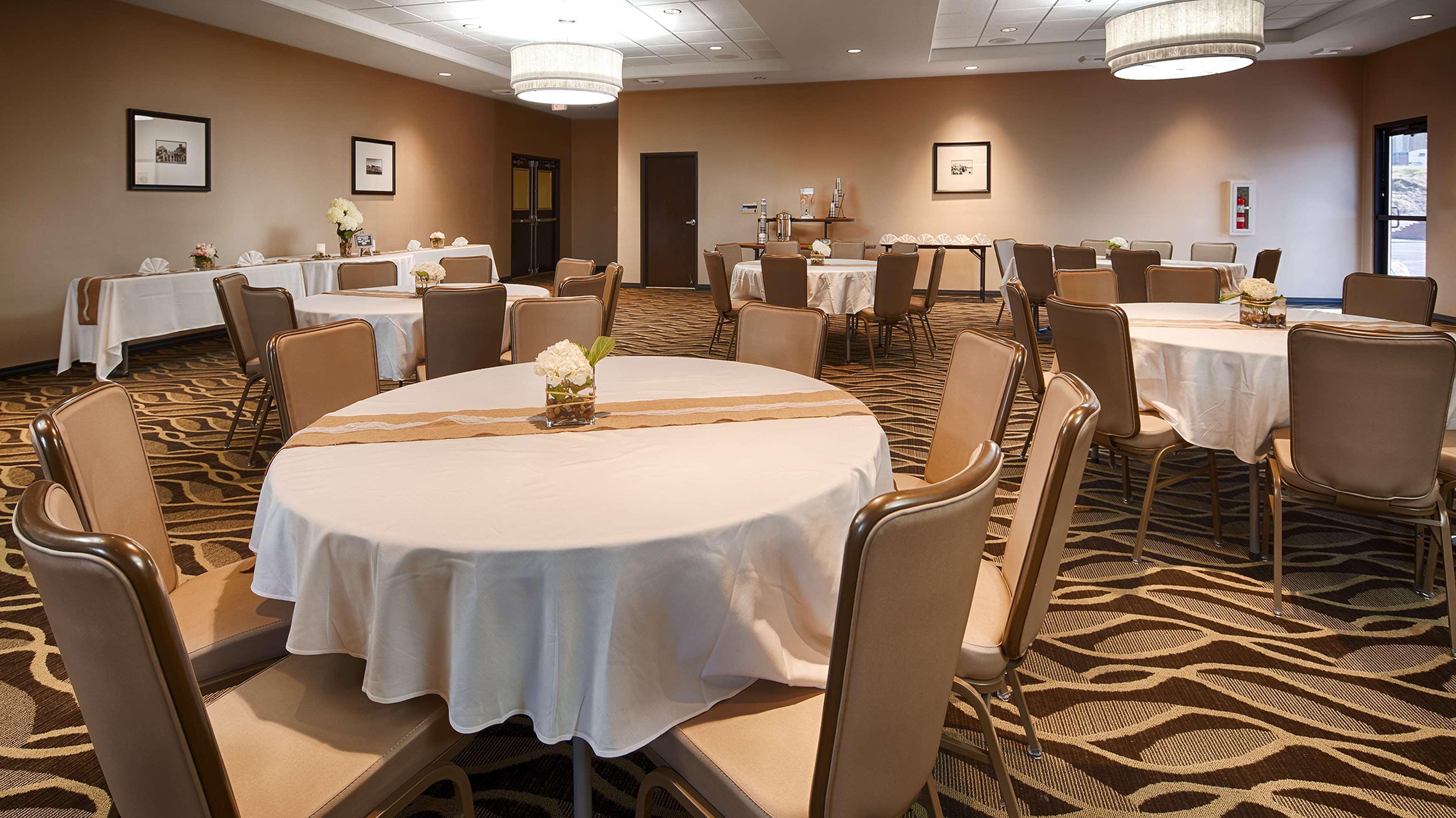 Best Western Plus Havre Inn & Suites Экстерьер фото